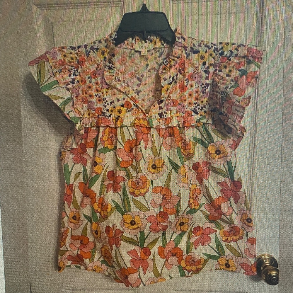 Floral Flutter Sleeve Women’s Top - Multicolor